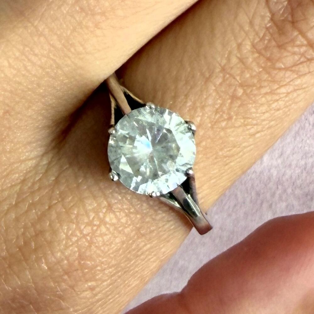 sterling silver round-cut cz solitaire ring size 10